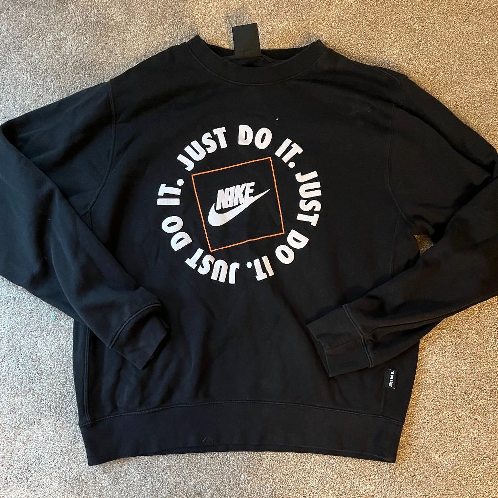 Black Nike crewneck